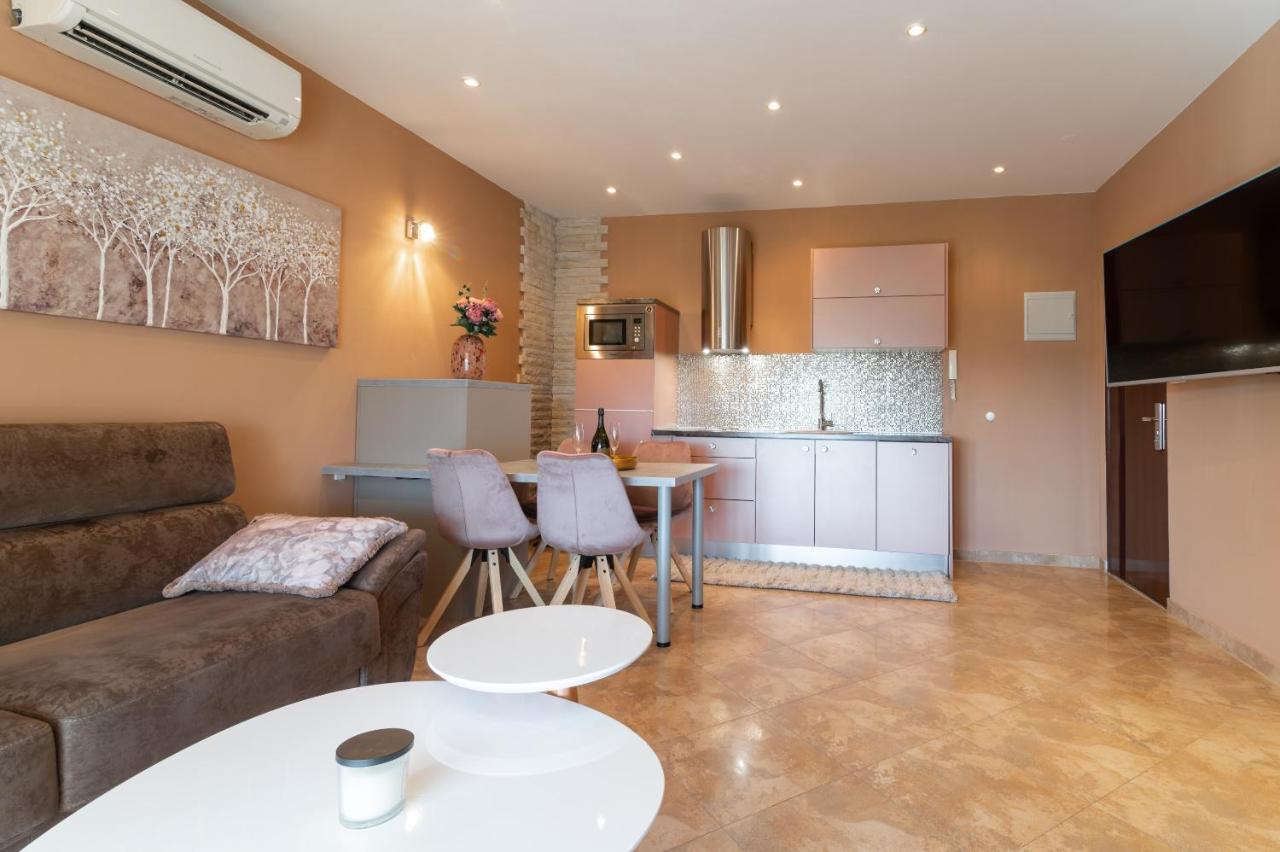 Deluxe Suite Bambi With Panoramic View Zadar Bagian luar foto