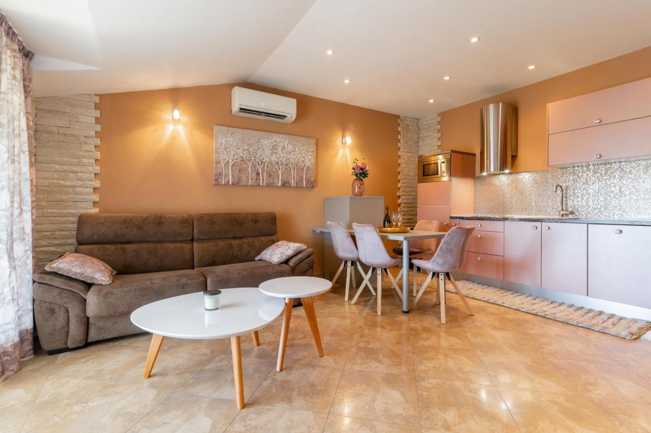 Deluxe Suite Bambi With Panoramic View Zadar Bagian luar foto