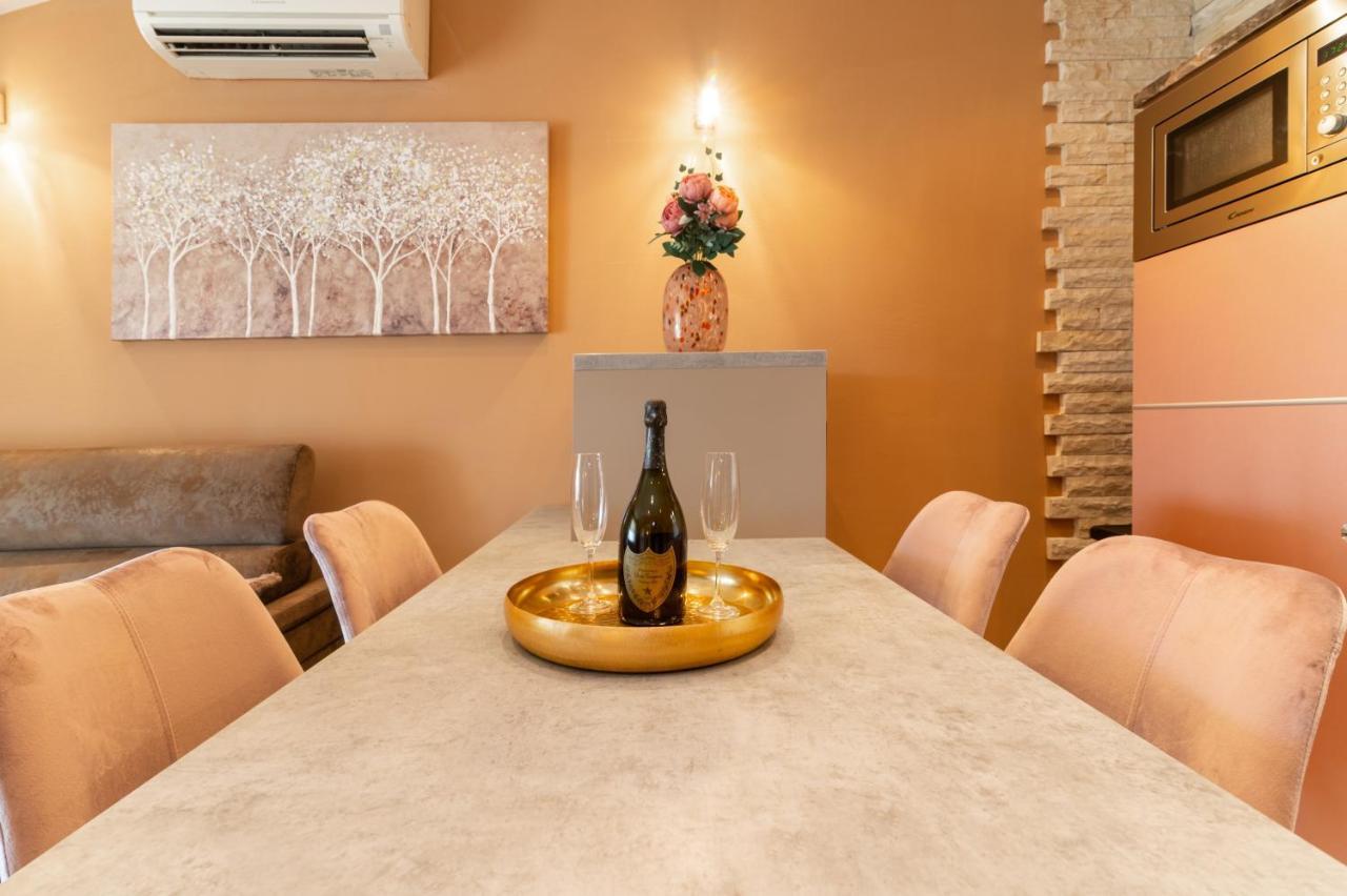 Deluxe Suite Bambi With Panoramic View Zadar Bagian luar foto